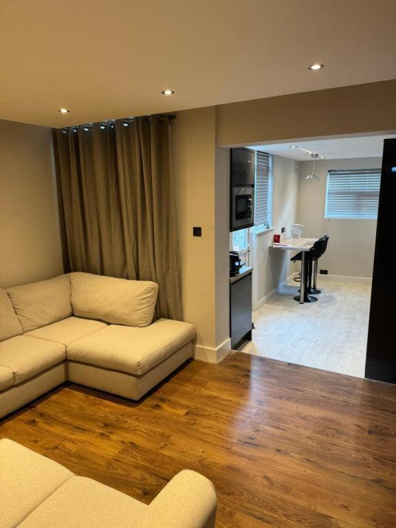 Double Bedroom In Private Home- Canning Town By London Excel Ngoại thất bức ảnh